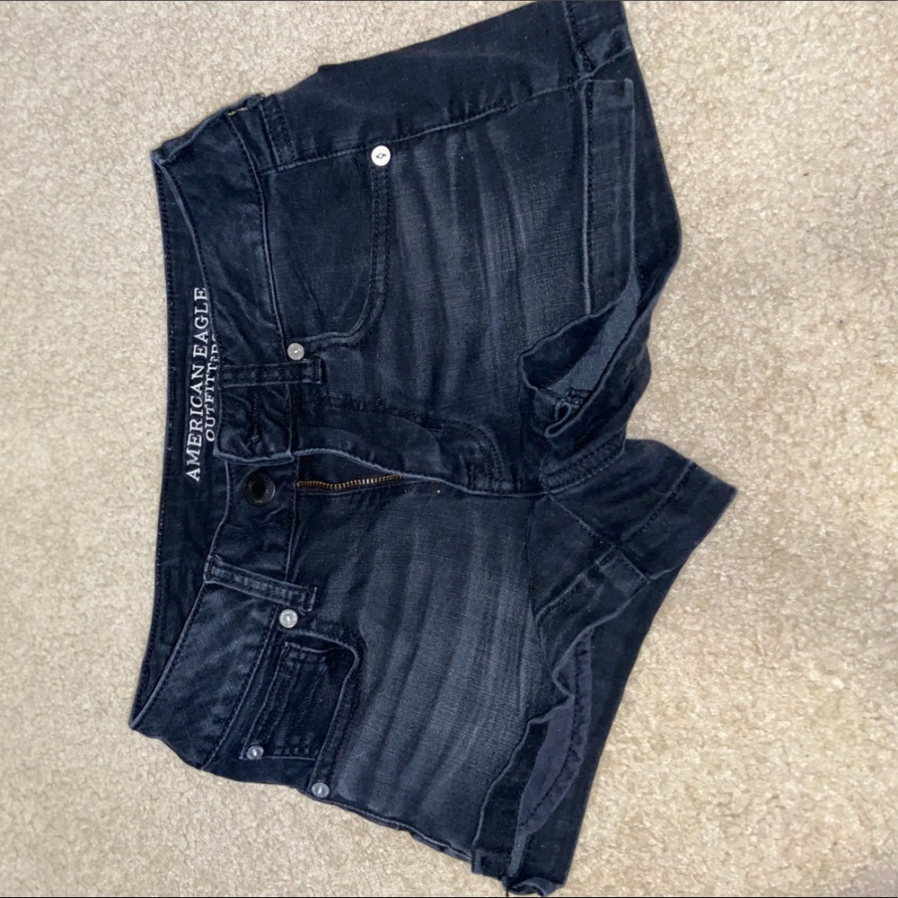 Stretchy black shorts